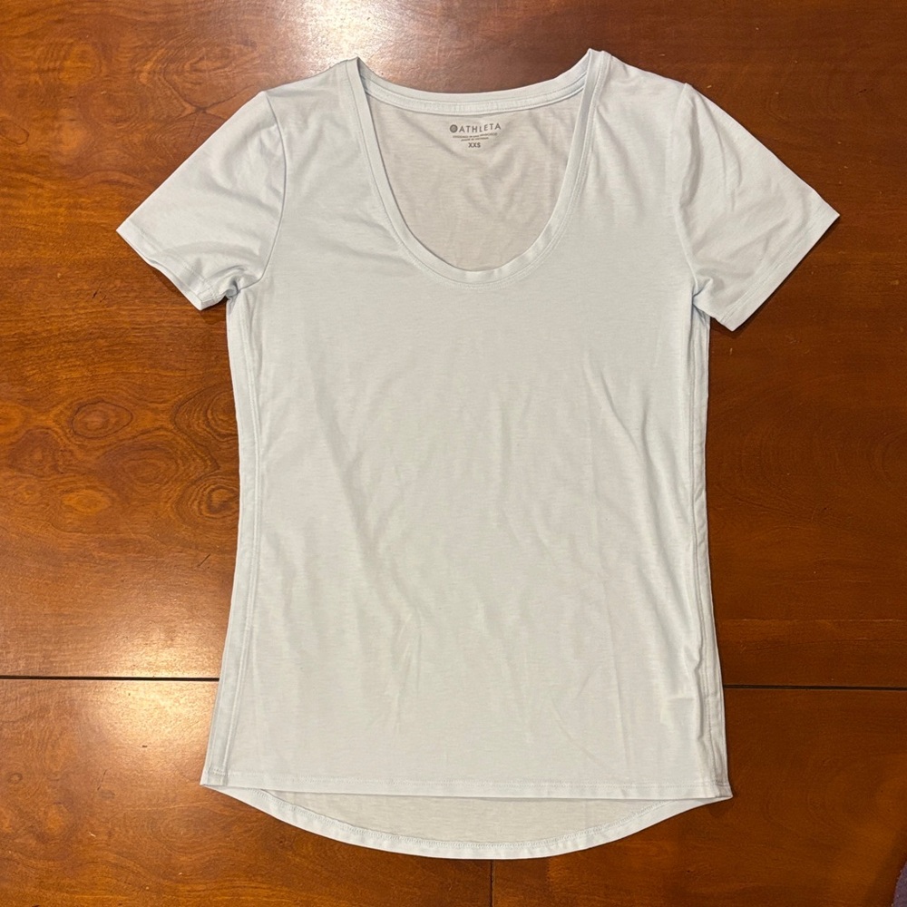 Athleta Soft Gray / Blue Short Sleeve Tee. EUC. XXS